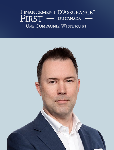  Photo de Ian McMahon dans l'affiche Financement d'Assurance FIRST du Canada 